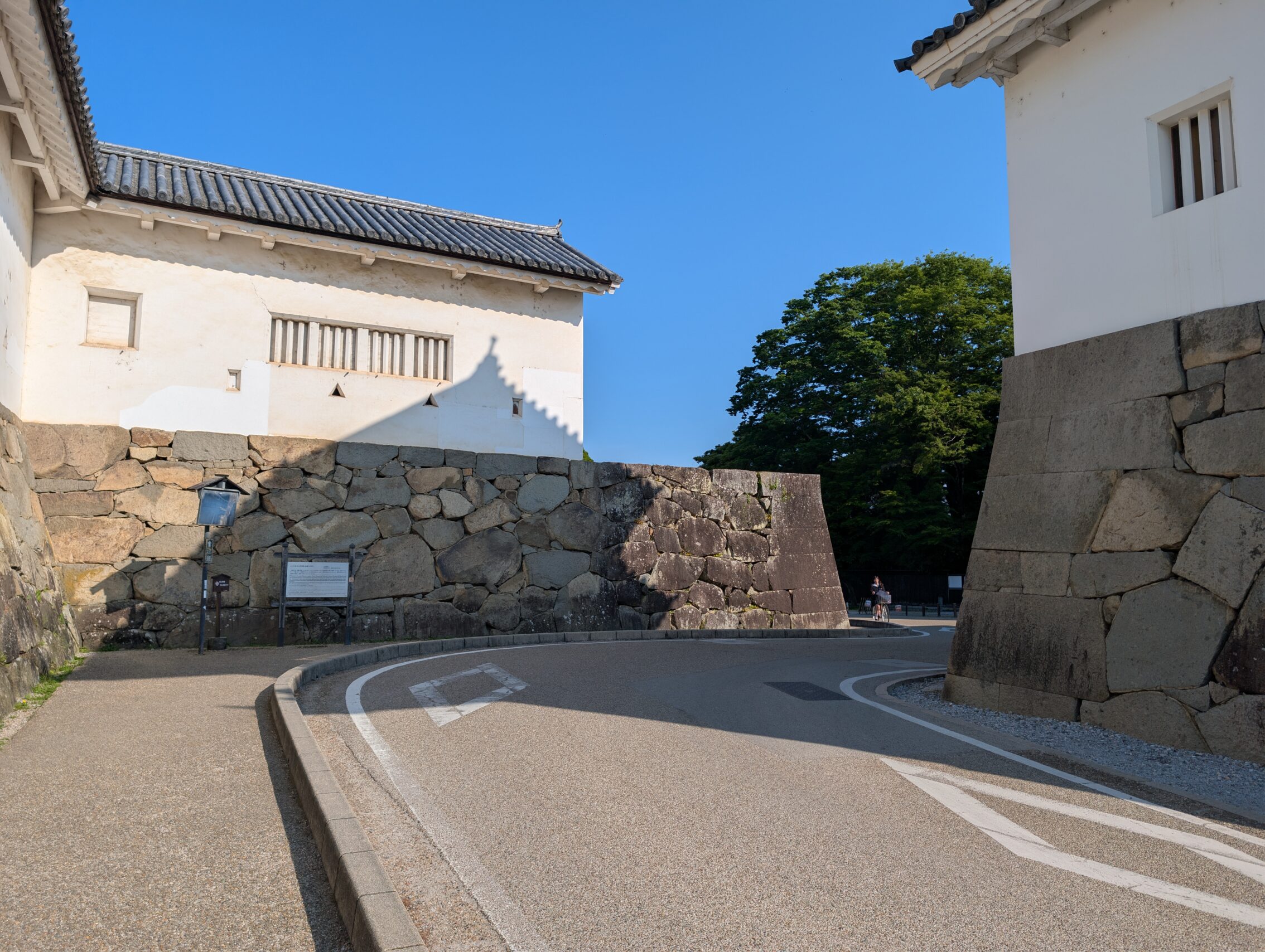 A closer look at the masugata entrance to the castle.