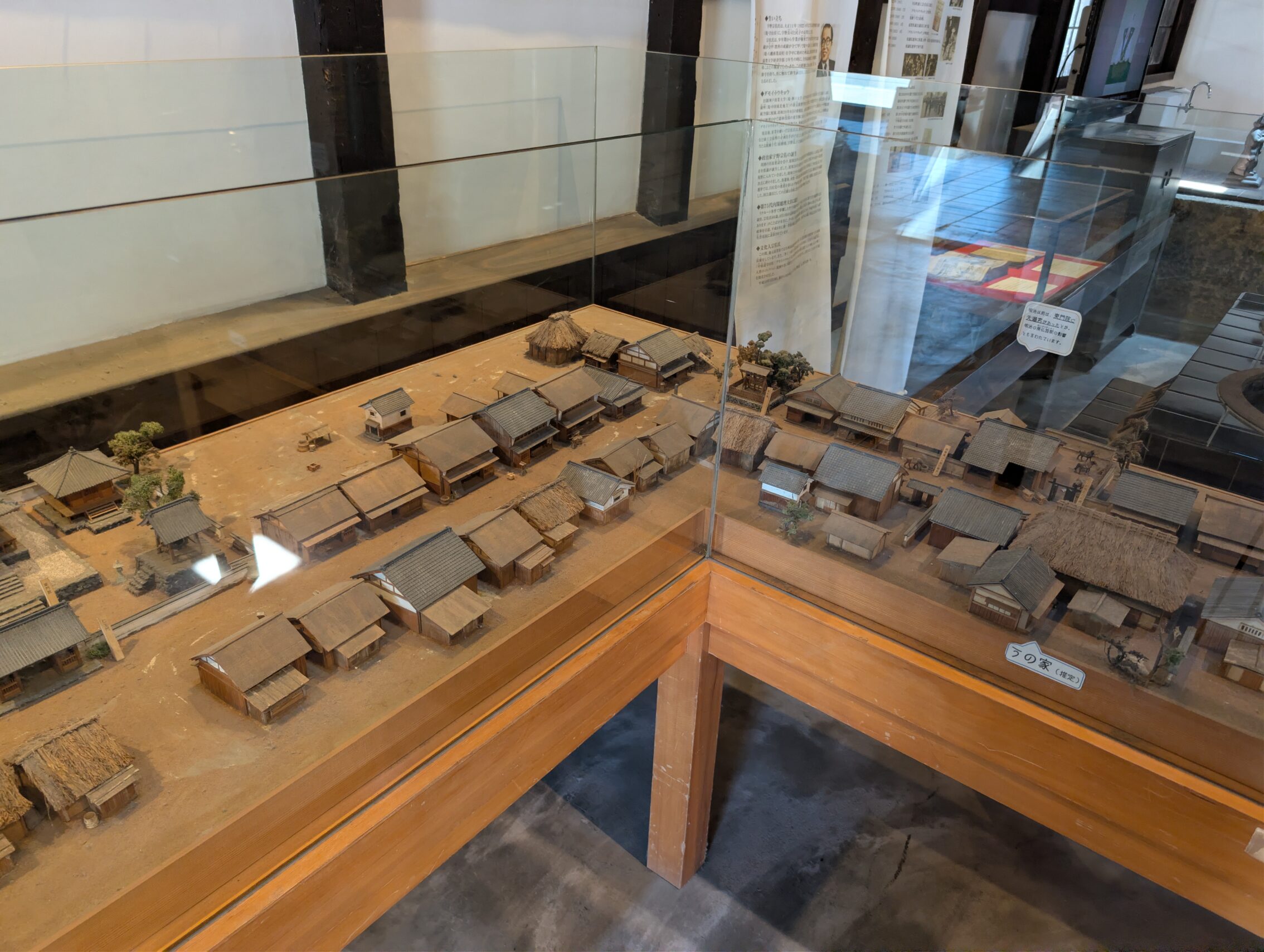 A model of Moriyama-juku encased in a glass display.
